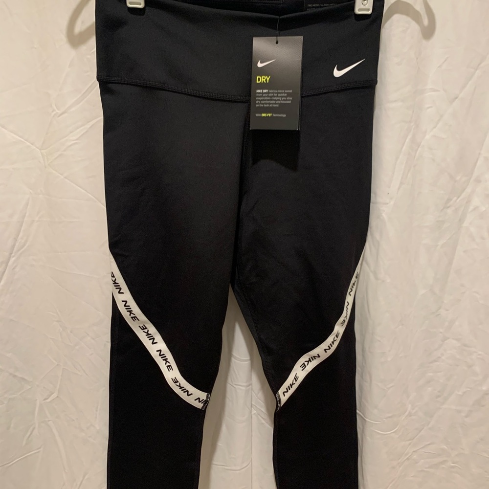 Nike crop leggings